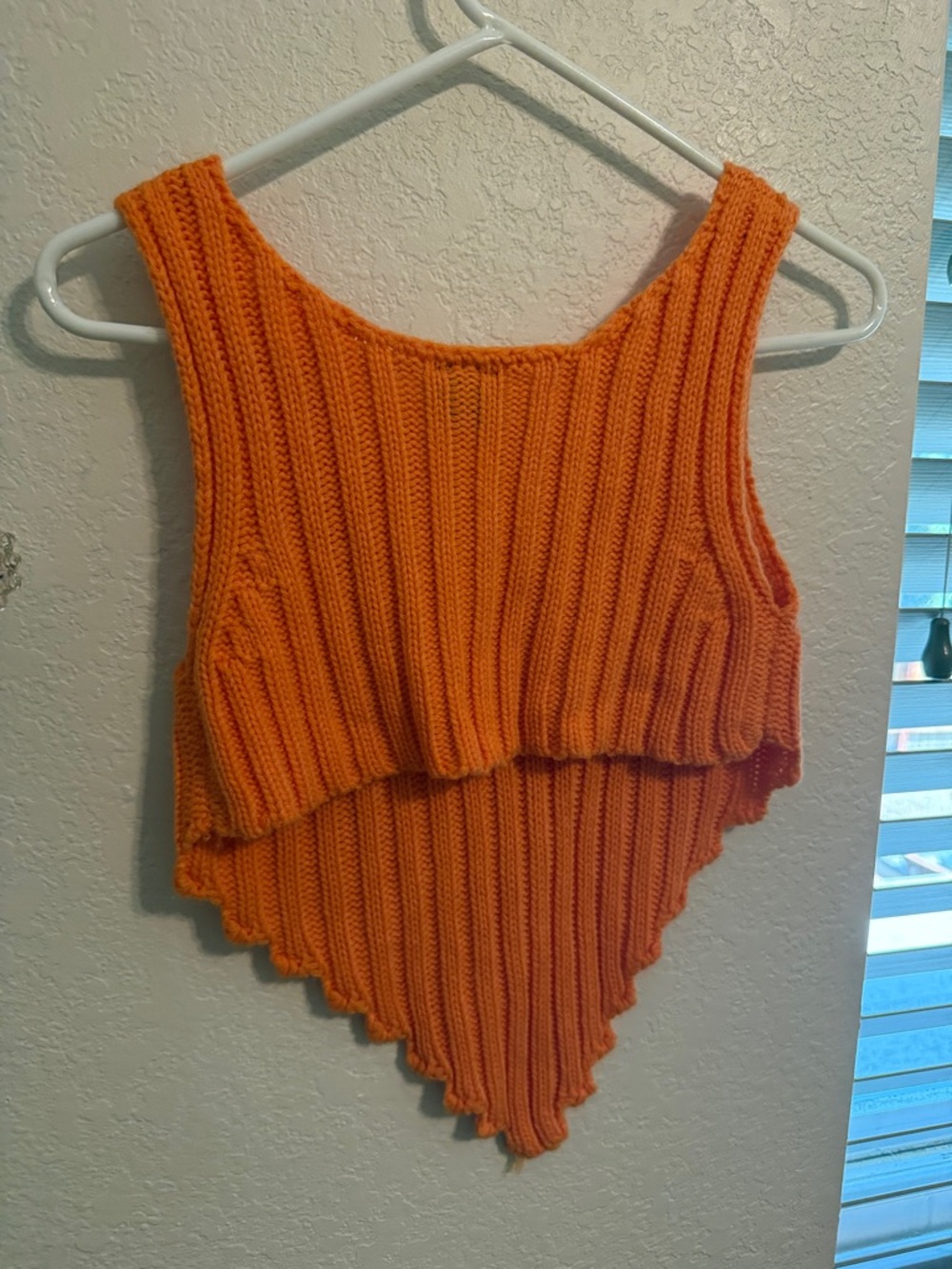 Blanc Orange Ribbed Pointed-Hem Knit Tank - Picture 5 of 6